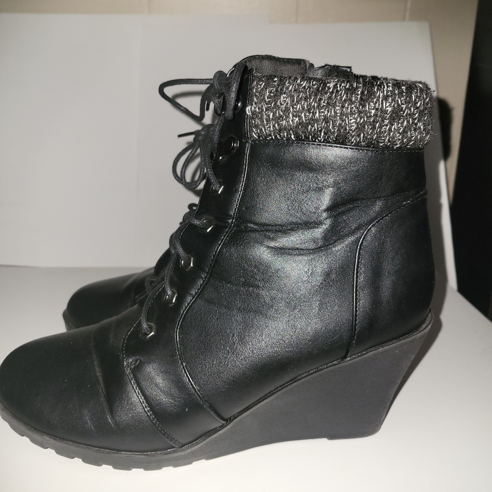 TOP Moda Black Lace Up Wedge Boots